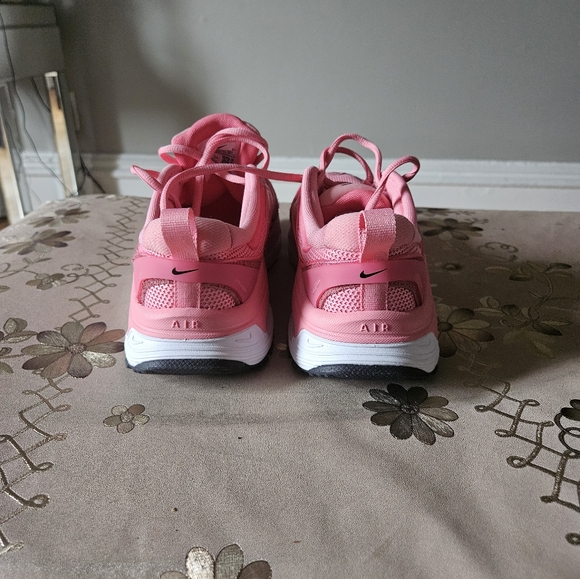 NWOB NIKE Women’s Air Max Bliss - Picture 4 of 7